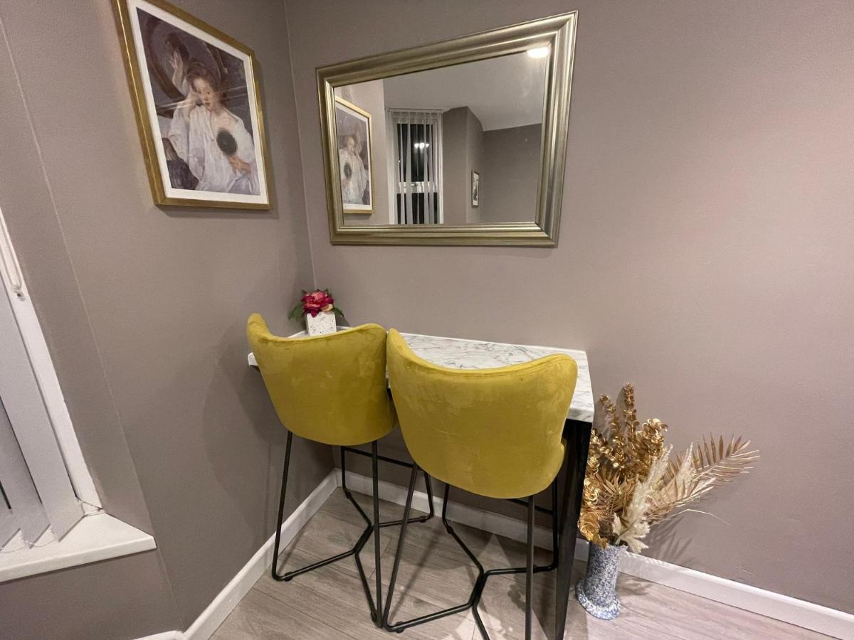 Selection Of Stylish Apartments Within Walking Distance Of Cardiff City Centre Zewnętrze zdjęcie